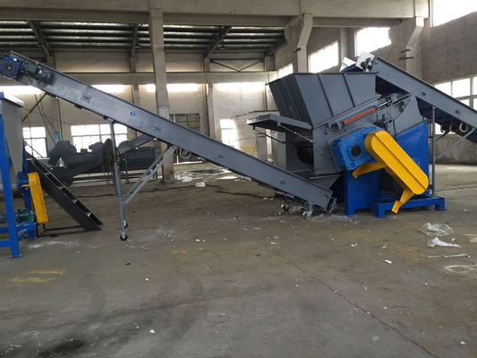 جودة  380V 22kw Industrial Single Shaft Shredder Machine مصنع