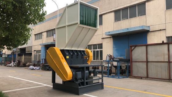 جودة  Big output, high efficiency, automatic plastic bottle crusher مصنع