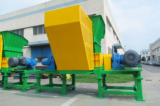 PLC Control Double Shaft Shredder لإعادة تدوير البلاستيك