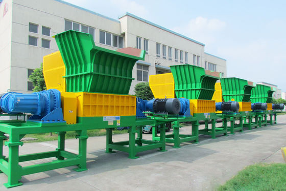 PLC Control Double Shaft Shredder لإعادة تدوير البلاستيك