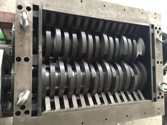 22 * 2kw 20rpm آلة تقطيع النفايات الصلبة مزدوجة العمود