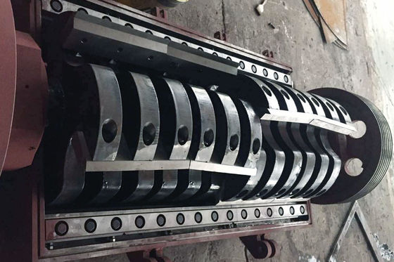 مدخل 1000 * 900 55kw ملفوفة آلة كسارة البلاستيك فيلم