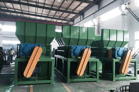 45 * 2kw تقطيع الحاويات البلاستيكية ، آلة تقطيع الأسطوانة 50 مم بليد