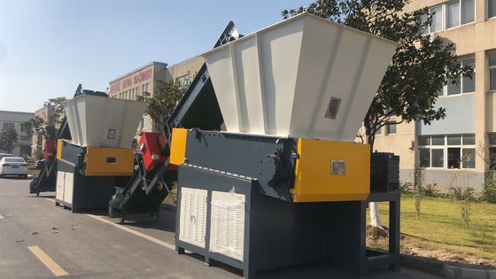 نظام PLC 400 كجم / ساعة 380V آلة تمزيق العمود المفرد