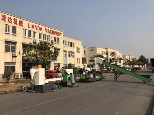 حبيبات PE PP ماكينة ، 198mm آلة تكوير البلاستيك